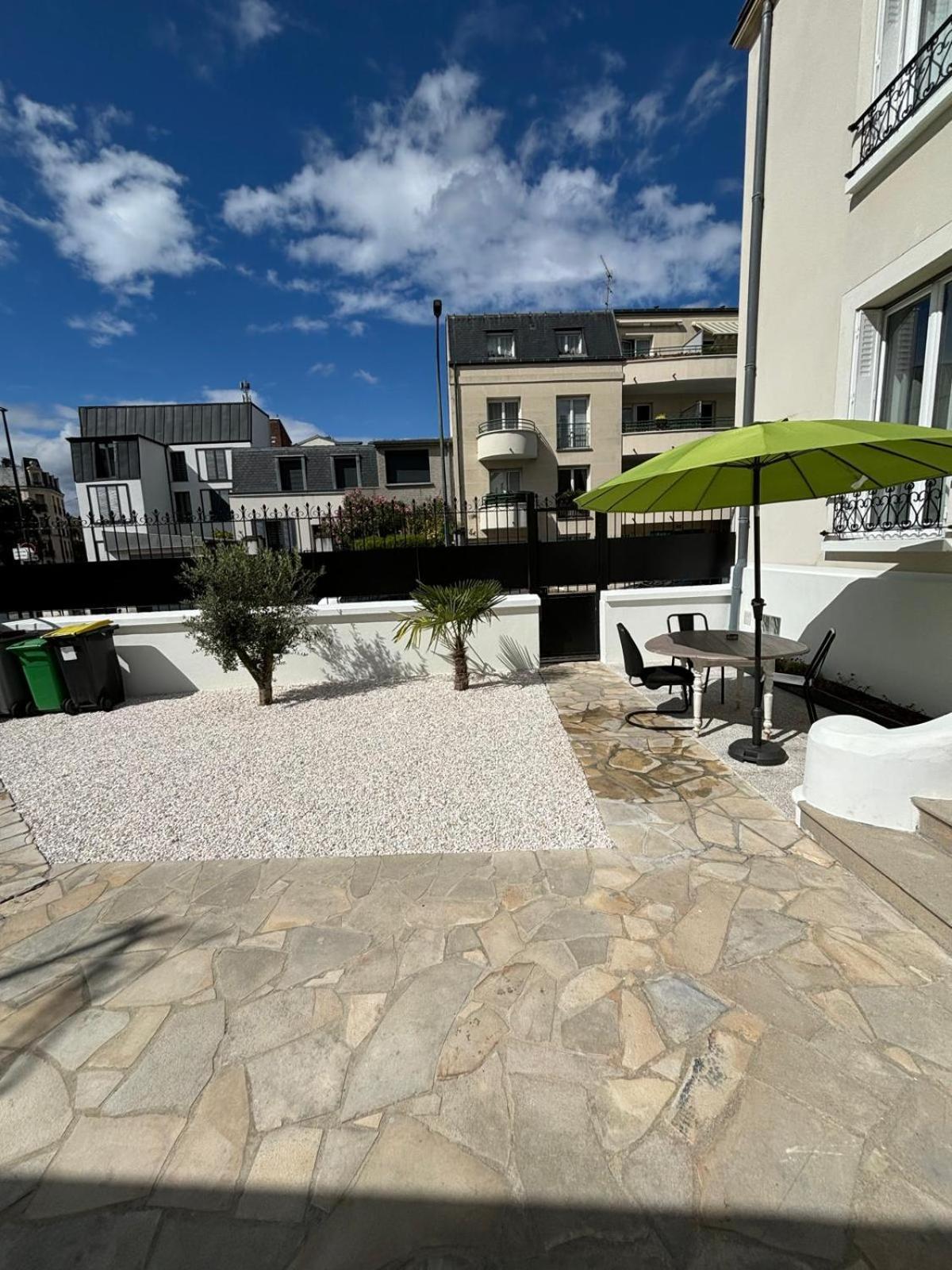 Appartement 2 Chambres Dans Une Belle Maison A Proximite De Paris Asnières Buitenkant foto